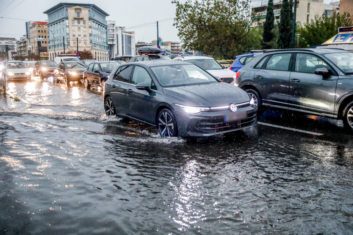 Πλημμυρισμένοι δρόμοι