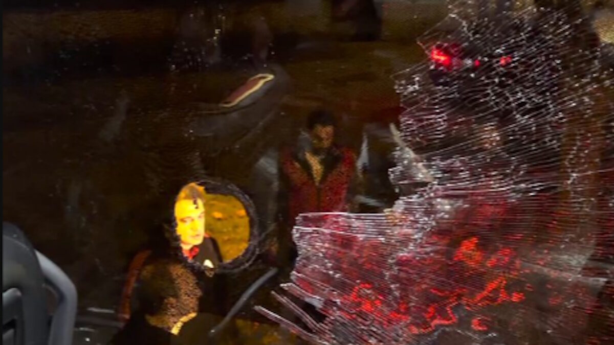 Επίθεση με πέτρες στο πούλμαν της Γαλατάσαραϊ μετά το ματς με τη Μπούρσασπορ