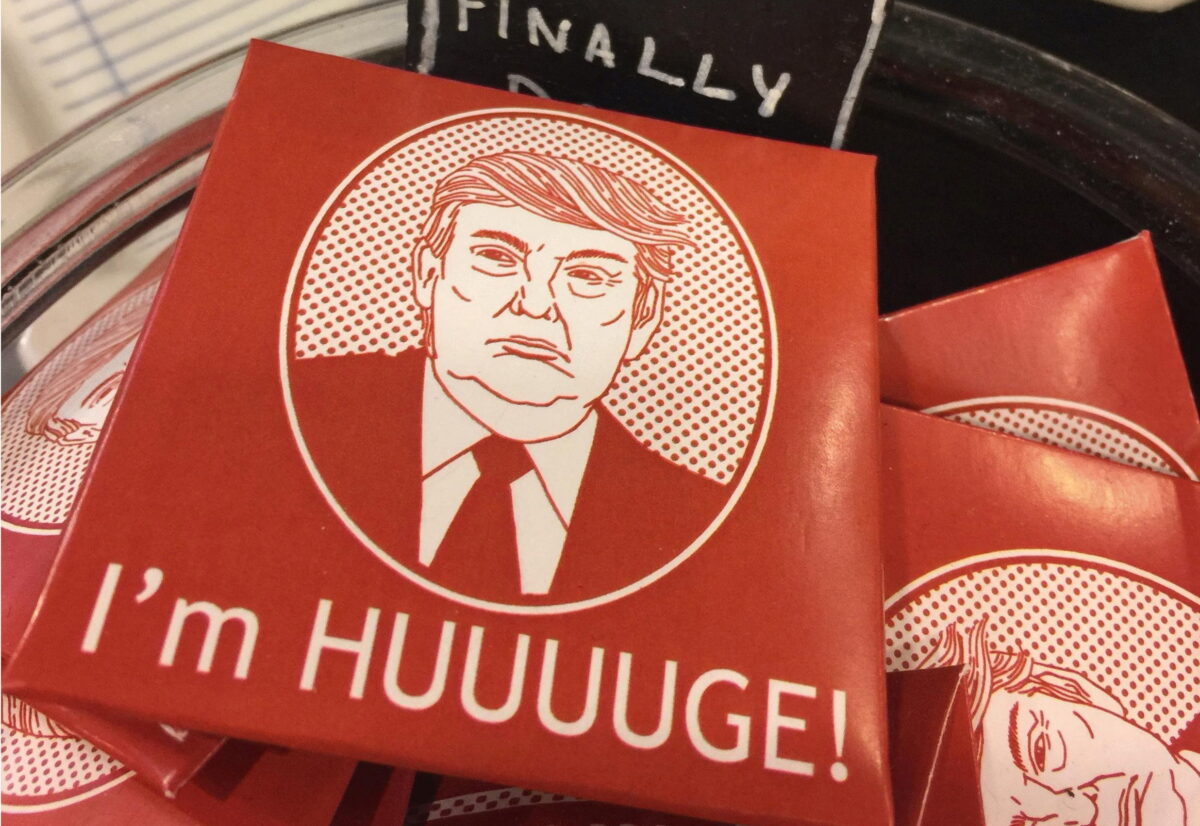 Προφυλακτικά με την εικόνα του Τραμπ