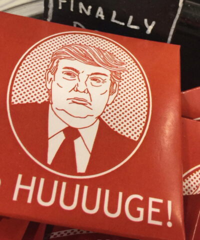 Προφυλακτικά με την εικόνα του Τραμπ