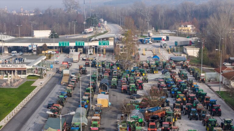 τρακτέρ στους δρόμους