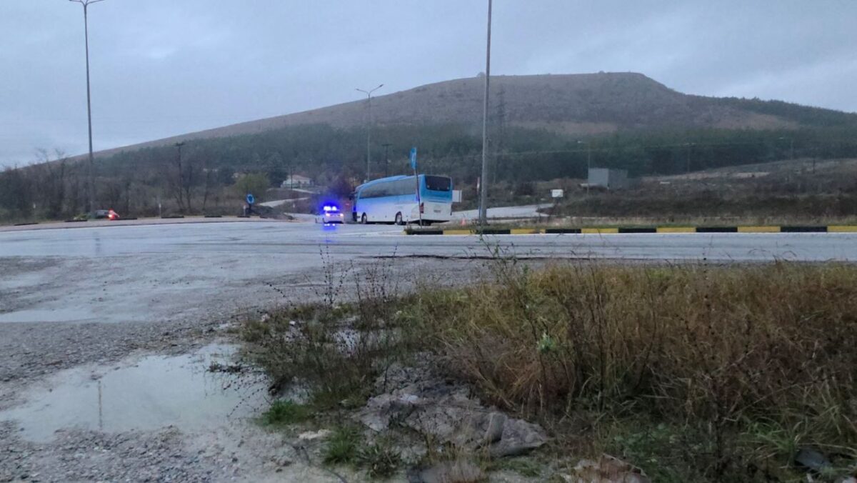 Το λεωφορείο με τους 25 επιβαίνοντες εργαζόμενους στη ΔΕΗ