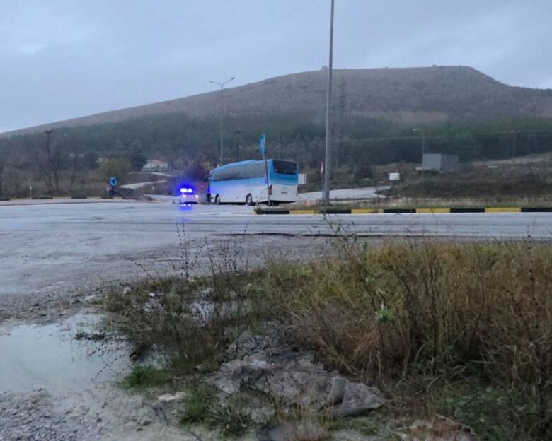 Πτολεμαΐδα: «Ευτυχώς που ένας επιβάτης έπιασε το τιμόνι και δεν είχαμε χειρότερα» λέει ο ιδιοκτήτης του λεωφορείου για τον οδηγό που πέθανε