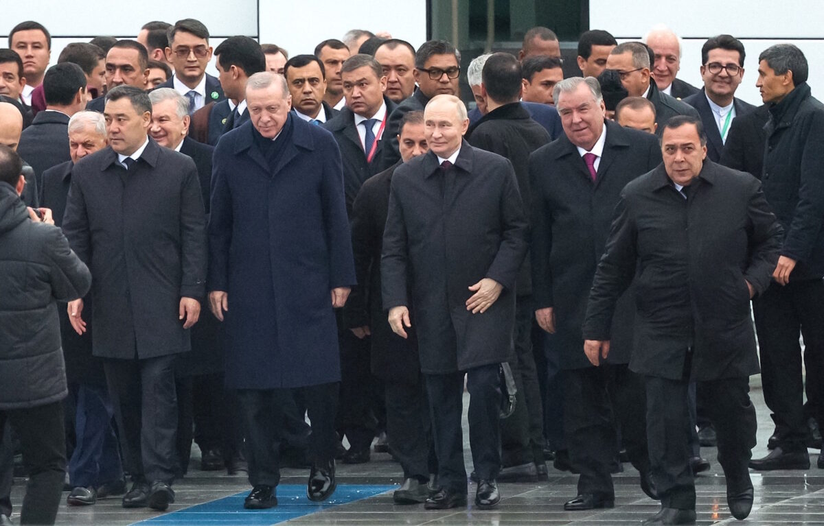 Ο Ρετζέπ Ταγίπ Ερντογάν με τον Βλαντίμιρ Πούτιν στο Τουρκμενιστάν
