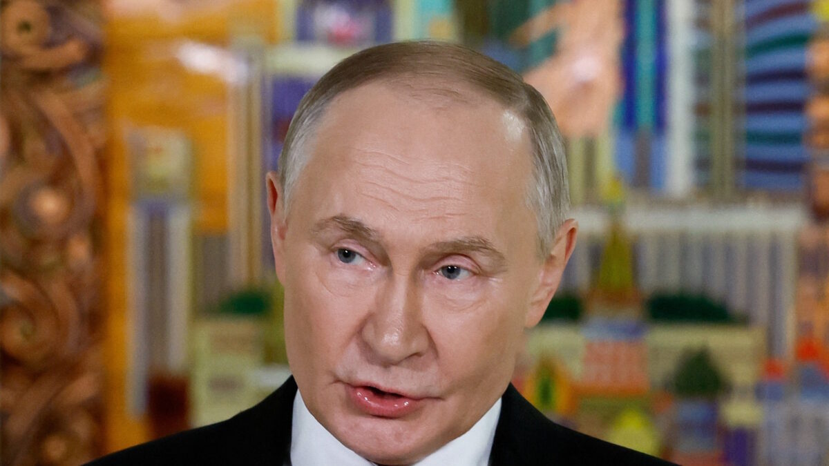 Russian President Vladimir Putin speaks with journalists as he attends the VTB Investment Forum "Russia Calling!" in Moscow, Russia, December 2, 2025. Sergei Ilnitsky