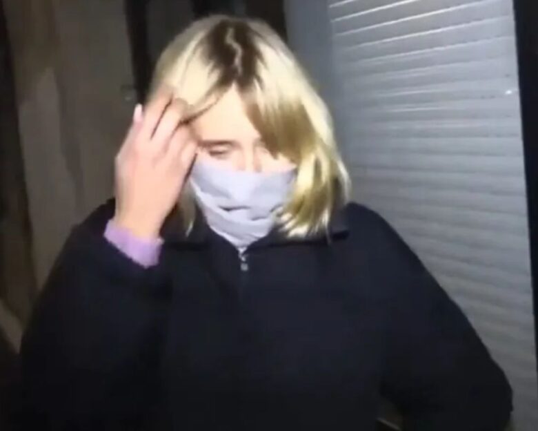 Ουκρανός δημοσιογράφος στρίμωξε την «κρυφή» κόρη του Πούτιν στο Παρίσι: «Πάρε τον πατέρα σου να σταματήσει τον πόλεμο» – «Δεν μπορώ να βοηθήσω» απάντησε