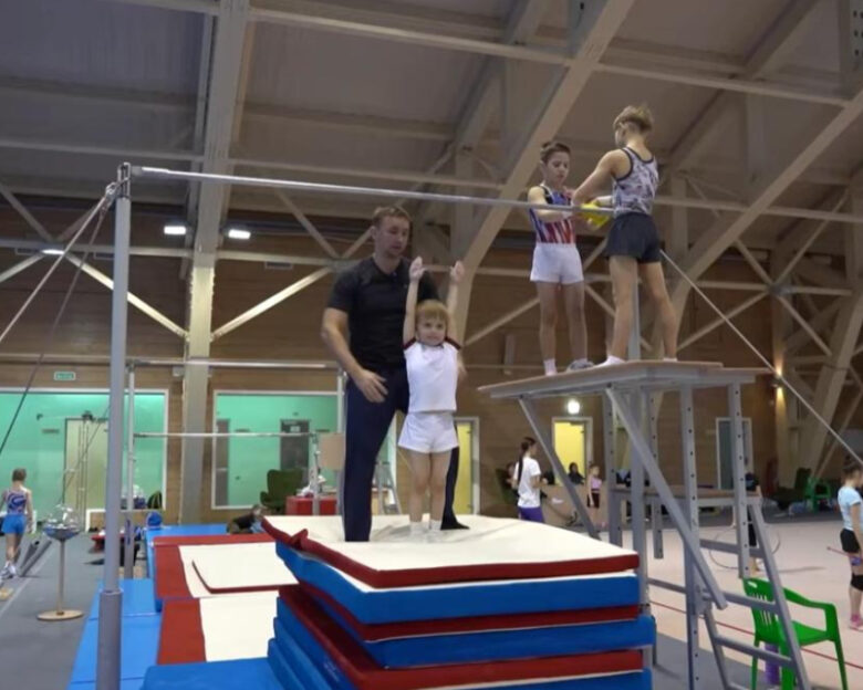 Τα κρυφά παιδιά του Βλαντίμιρ Πούτιν με την Αλίνα Καμπάεβα – Σπάνιες εικόνες τα δείχνουν να θέλουν να γίνουν γυμναστές όπως η μητέρα τους