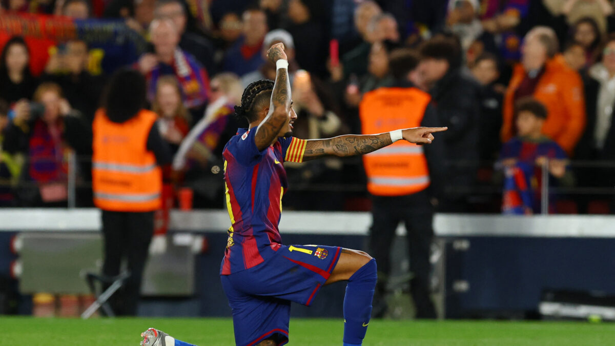 Ο Ραφίνια πανηγυρίζει κόντρα στην Οσασούνα