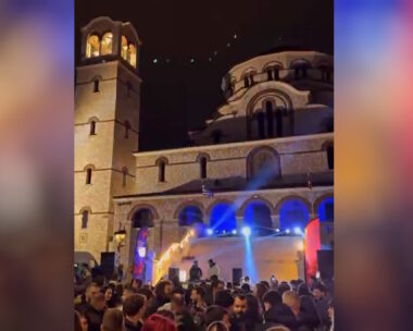 Γαλάτσι: «Διασκέδαζαν όμορφα, δεν ενόχλησαν κανέναν», λέει ο πάτερ Θεοδόσιος για το rave πάρτι μπροστά στην εκκλησία