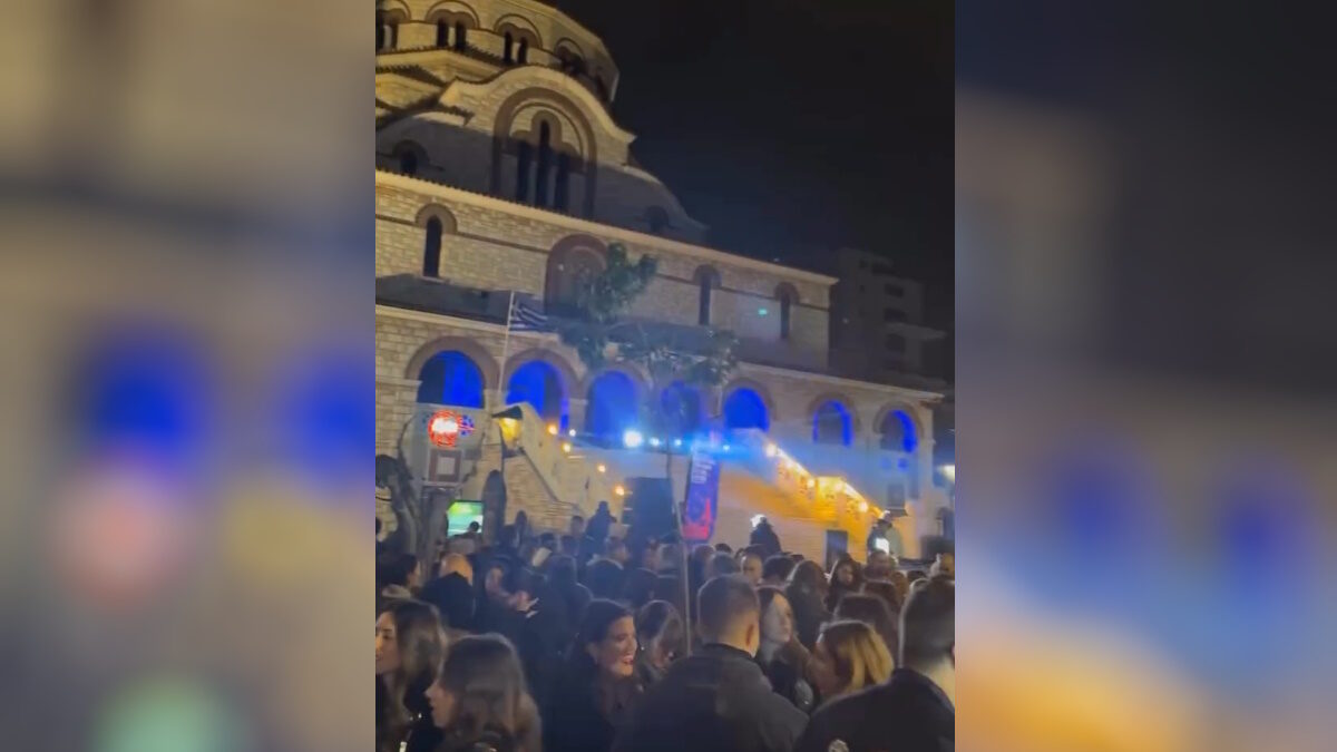 Γαλάτσι: Rave πάρτι του δήμου Αθηναίων στα σκαλιά εκκλησίας με DJ και φωτορυθμικά – Δείτε βίντεο