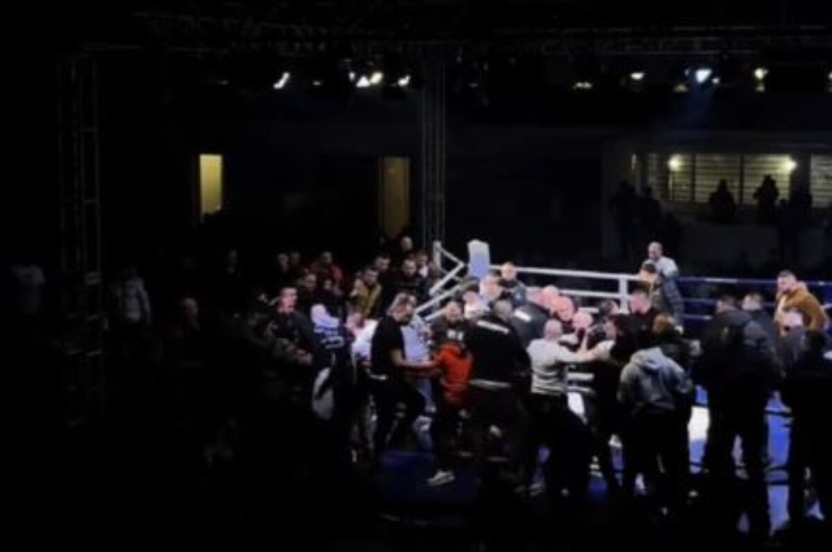 Χαμός σε αγώνα kickboxing στην Σερβία: Ο Γιάννης Τσουκαλάς δέχθηκε επίθεση αφού έβγαλε knockdown τον αντίπαλό του