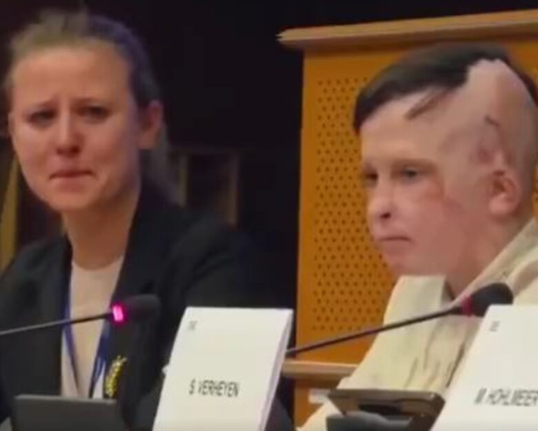 «Ήταν η τελευταία φορά που είδα τη μητέρα μου»: Ο 11χρονος Ουκρανός που «λύγισε» τη διερμηνέα στο Ευρωπαϊκό Κοινοβούλιο
