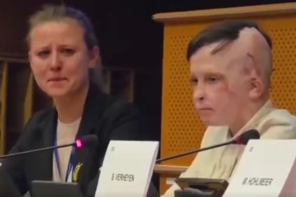 «Ήταν η τελευταία φορά που είδα τη μητέρα μου»: Ο 11χρονος Ουκρανός που «λύγισε» τη διερμηνέα στο Ευρωπαϊκό Κοινοβούλιο