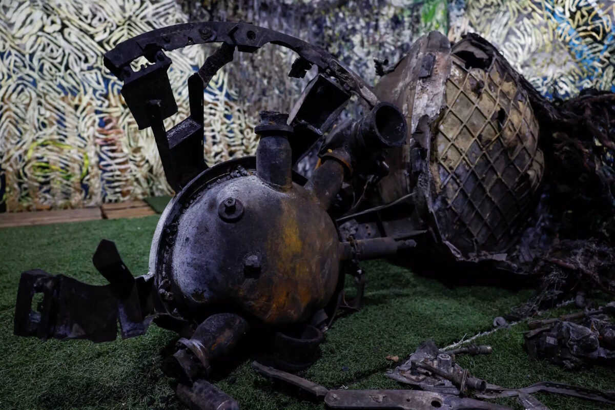 Τμήματα του ρωσικού βαλλιστικού πυραύλου Oreshnik που χτύπησε την πόλη Ντνίπρο