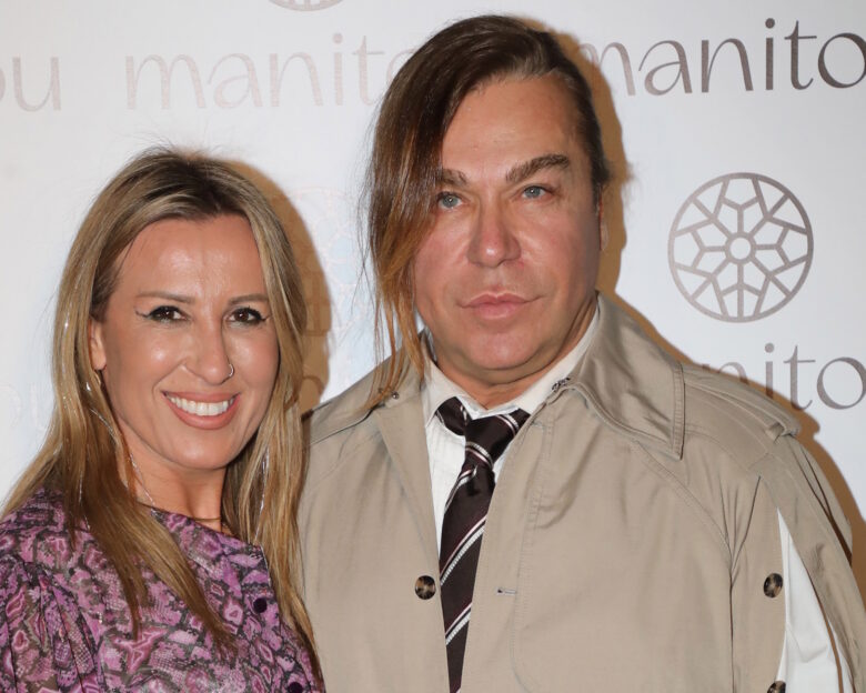 Τρύφωνας Σαμαράς για Πηγή Δεβετζή και το τροχαίο της: «Είδα το αμάξι και απορώ πώς τους έβγαλαν»