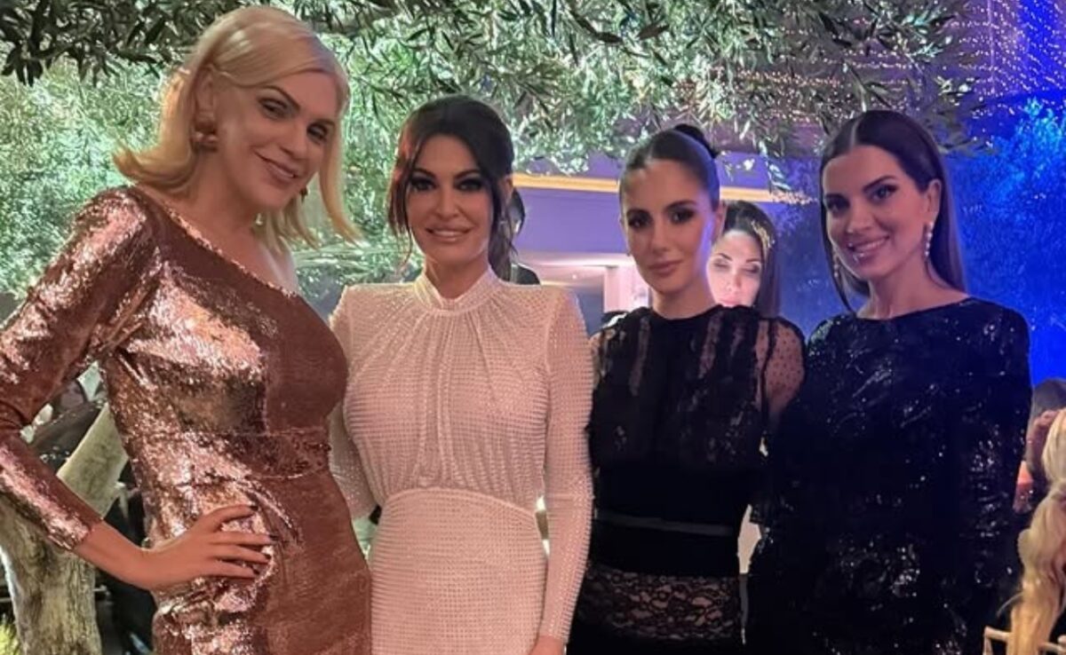 Η Κίμπερλι Γκιλφόιλ διασκέδασε στο φιλανθρωπικό δείπνο της «Ελπίδας» υπό τους ήχους του Κωνσταντίνου Αργυρού