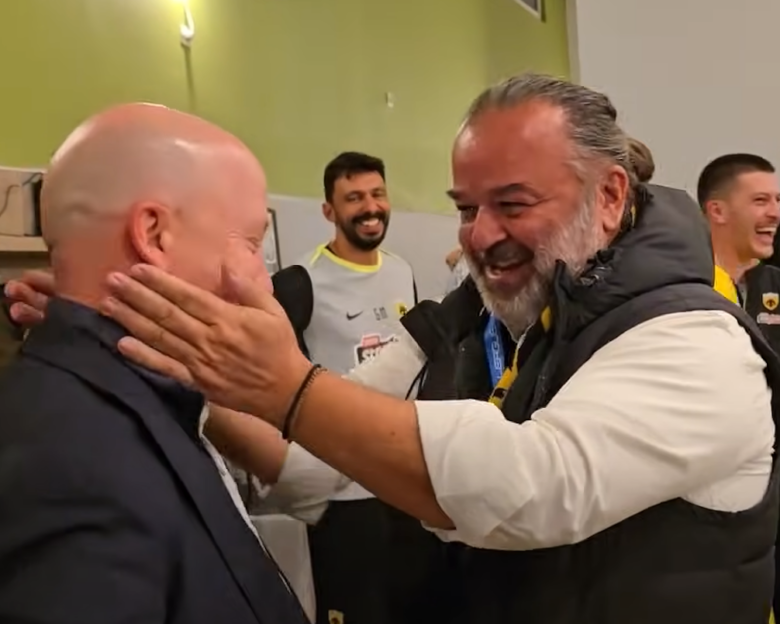 Ο Ηλιόπουλος φίλησε τον Νίκολιτς και έδωσε πριμ στους παίκτες της ΑΕΚ για τη νίκη κόντρα στον Παναθηναϊκό