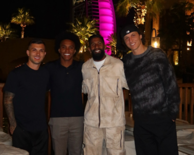 Ο Ρόντινει με τους Στρεφέτσα, Λουίζ και Γούλιαν στο Ντουμπάι