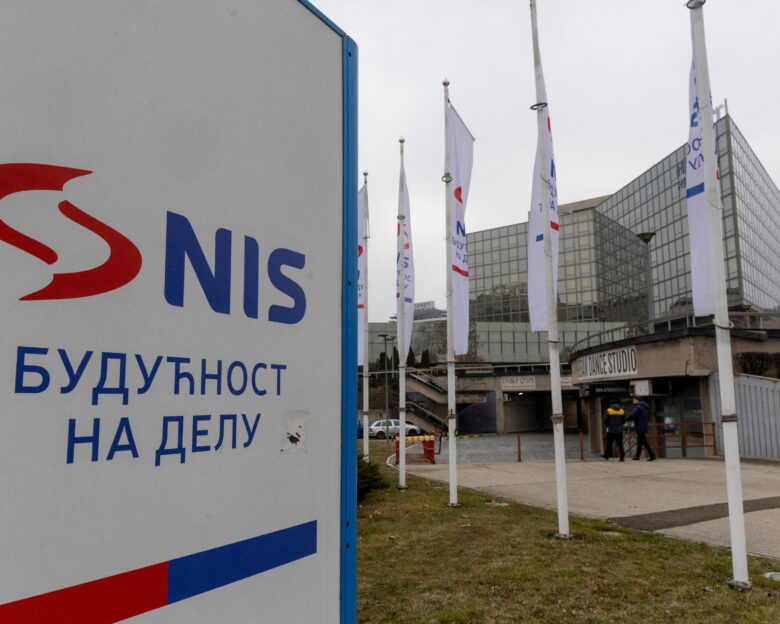 Σερβία: «Λουκέτο» στο μοναδικό διυλιστήριο της χώρας – Τα αποθέματα καυσίμων επαρκούν για 2 μήνες