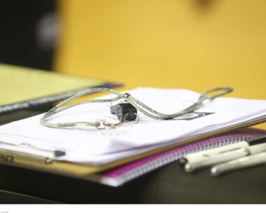 Φωτογραφία αρχείου με σφυρίχτρα διαιτητή