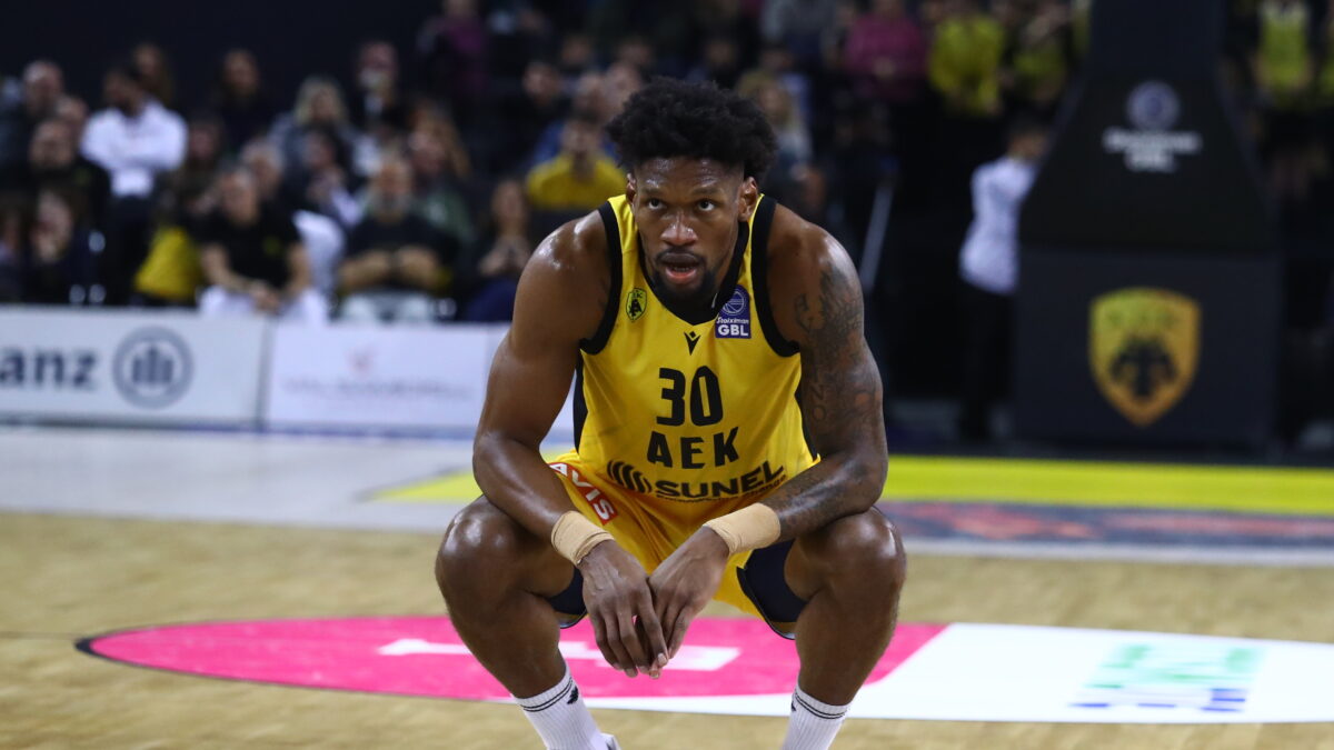 Ο Κρις Σίλβα σε αγώνα της ΑΕΚ (ΜΑΡΚΟΣ ΧΟΥΖΟΥΡΗΣ