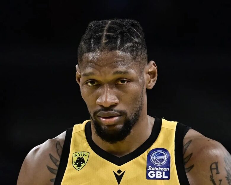 ΑΕΚ: Πρόβλημα με Κρις Σίλβα πριν τον Παναθηναϊκό