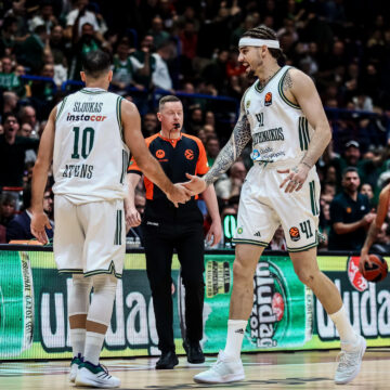 Ο Σλούκας με τον Χουάντσο κόντρα στην Αρμάνι