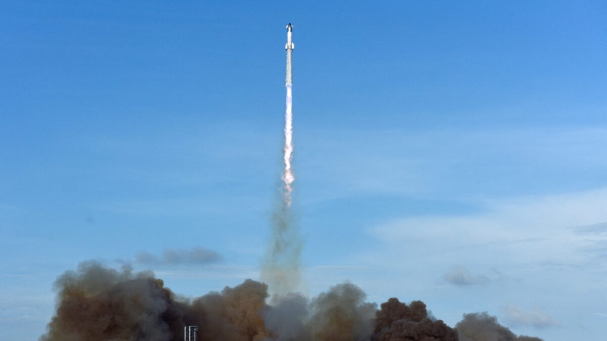 Η στιγμή της εκτόξευσης του Starship της SpaceX