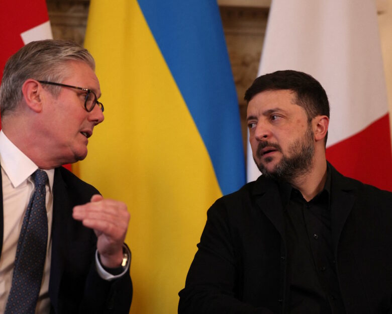 Ζελένσκι από Λονδίνο: Πολύ σημαντική η ενότητα Ευρώπης, Ουκρανίας και ΗΠΑ στη χρονική αυτή συγκυρία