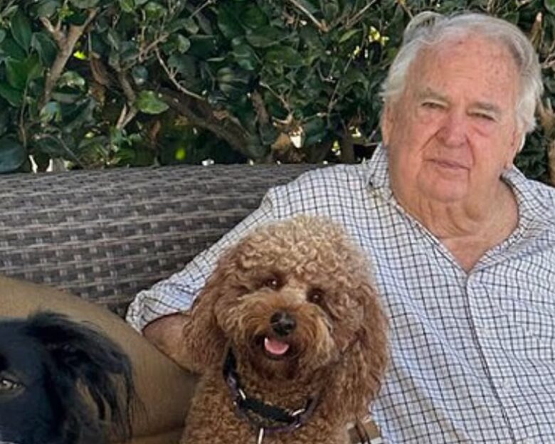 Στίβεν Ντάουνινγκ: Πέθανε από σήψη ο παραγωγός του ΜακΓκάιβερ στα 87