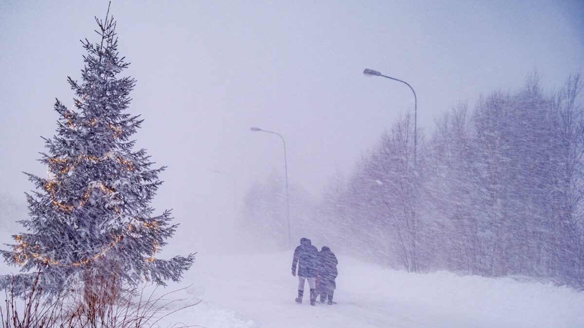 Η καταιγίδα Johannes πλήττει σφοδρά με θυελλώδεις ανέμους και έντονες χιονοπτώσεις τη Σουηδία