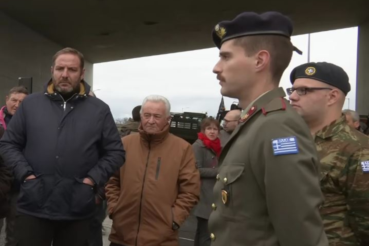 Στρατιωτικοί στο μπλόκο της Νίκαιας