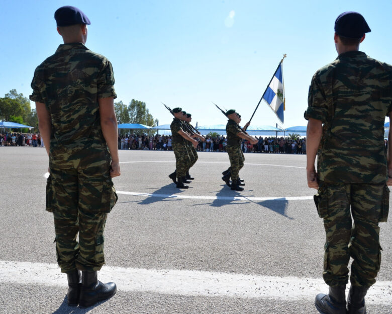 Στρατιώτες