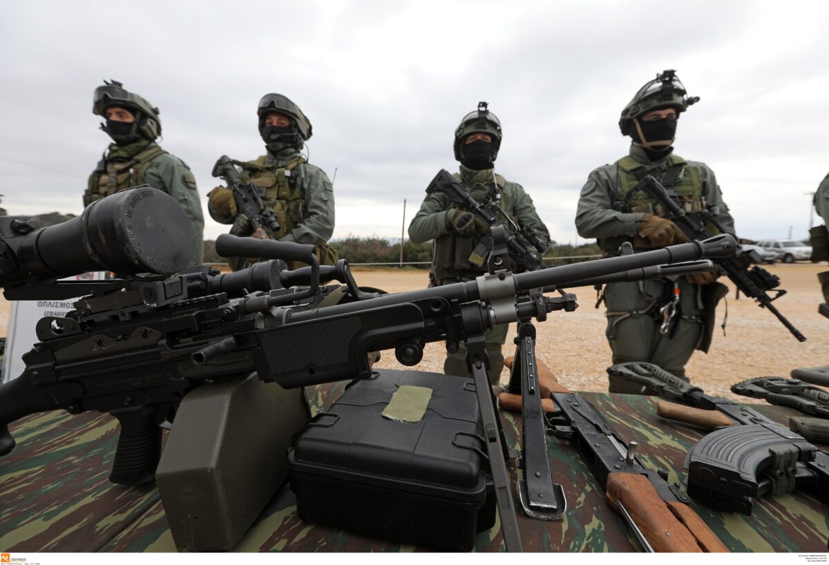 Στρατιώτες