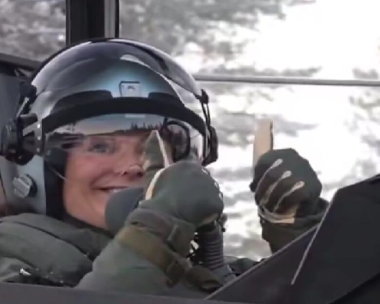 Πιλότος σε μαχητικό η πριγκίπισσα διάδοχος του θρόνου της Σουηδίας αναχαίτισε «εχθρικά αεροσκάφη»
