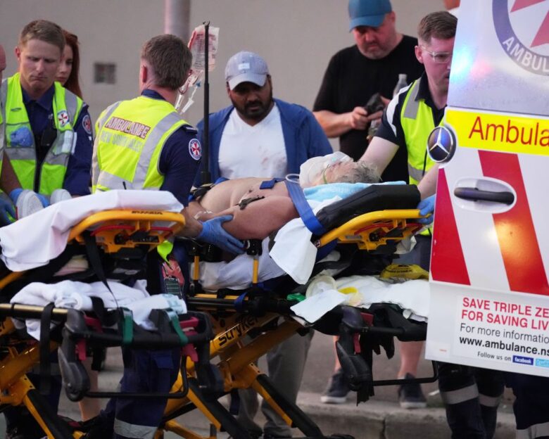 Αυστραλία: Τρομοκρατική επίθεση με πυροβολισμούς σε διάσημη παραλία του Σίδνεϊ – Πληροφορίες για πολλά θύματα