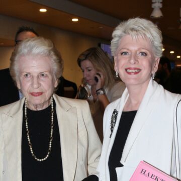 Η Σύλβα Ακρίτα με την κόρη της Έλενα Ακρίτα, σε παλαιότερη φωτογραφία τους ΑΠΕ-ΜΠΕ