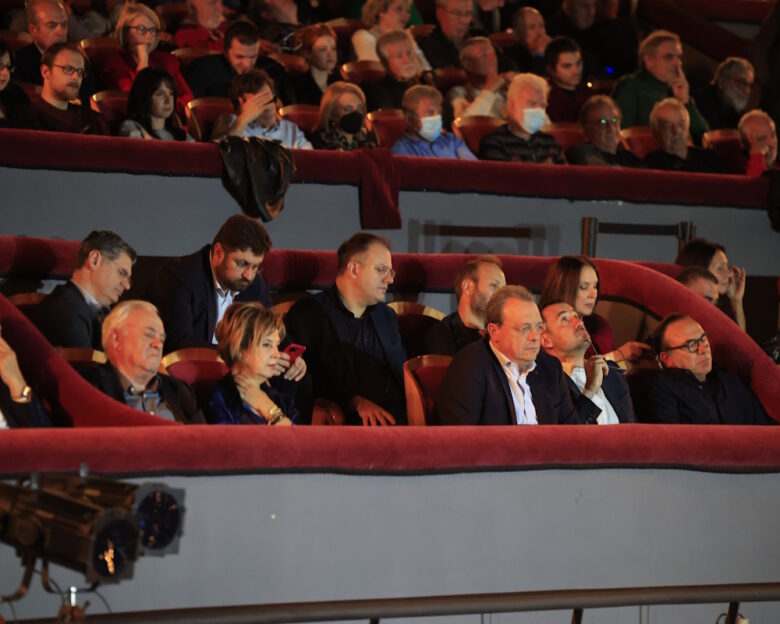 Αλέξης Τσίπρας: Όλος ο παλιός και ο νέος κόσμος του ΣΥΡΙΖΑ στην παρουσίαση βιβλίου του «Ιθάκη»