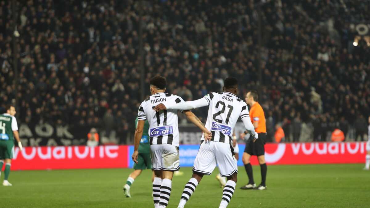 Ο Τάισον με τον Μπάμπα στο ΠΑΟΚ - Παναθηναϊκός (ΣΩΤΗΡΗΣ ΤΡΥΨΑΝΗΣ