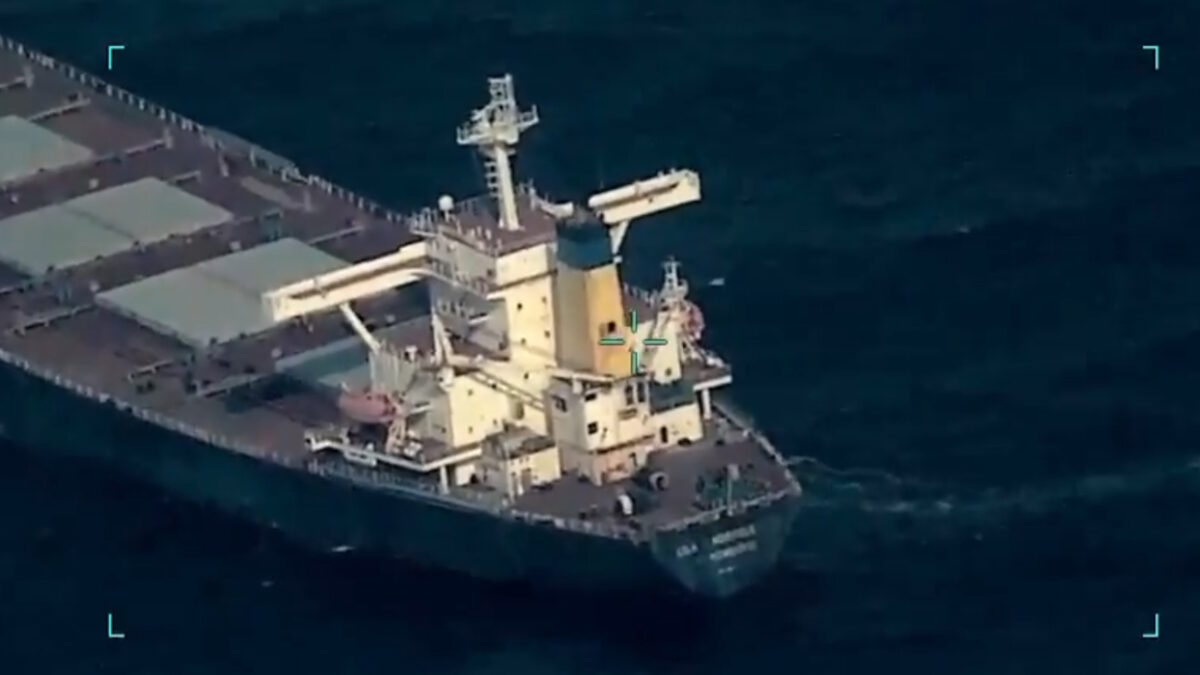 Φορτηγό πλοίο στον Ινδικό Ωκεανό