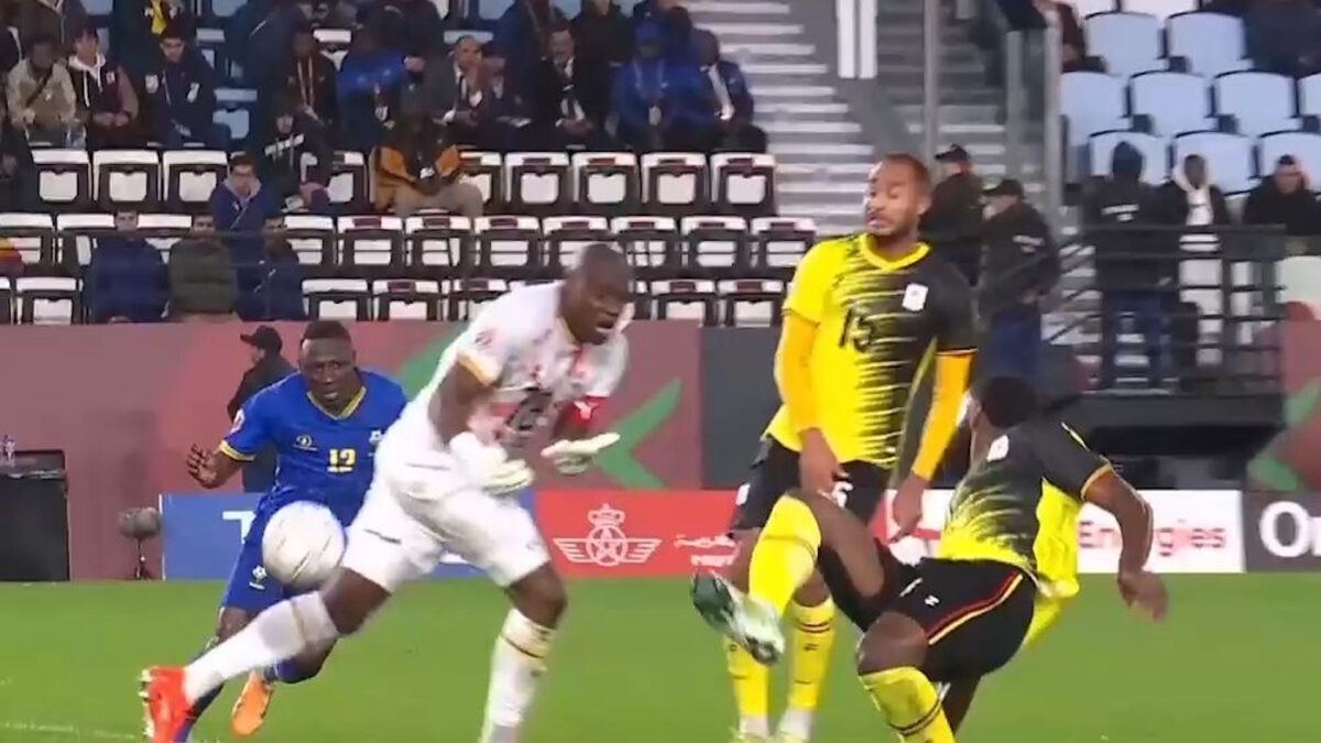 Ουγκάντα – Τανζανία: Απίστευτο blooper στο 90+3′ του αγώνα για το Copa Africa