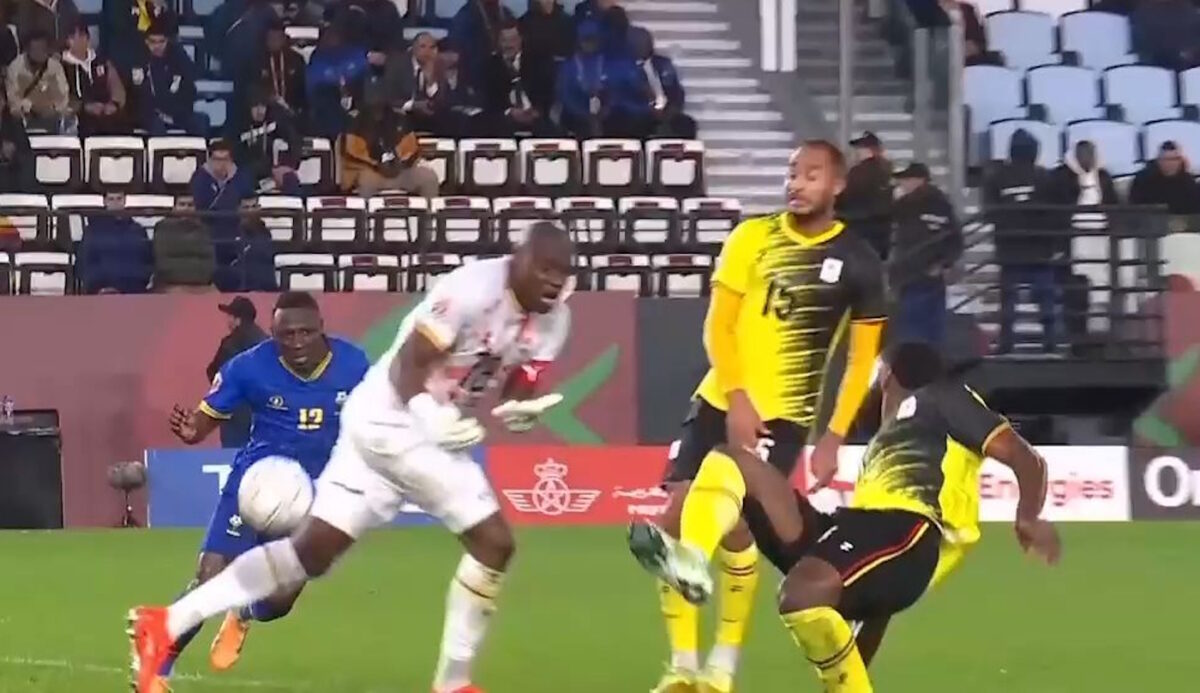 Ουγκάντα – Τανζανία: Απίστευτο blooper στο 90+3′ του αγώνα για το Copa Africa