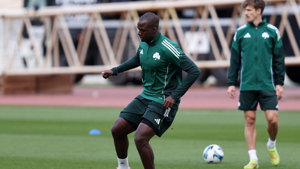 Ο Τετέι στην προπόνηση του Παναθηναϊκού