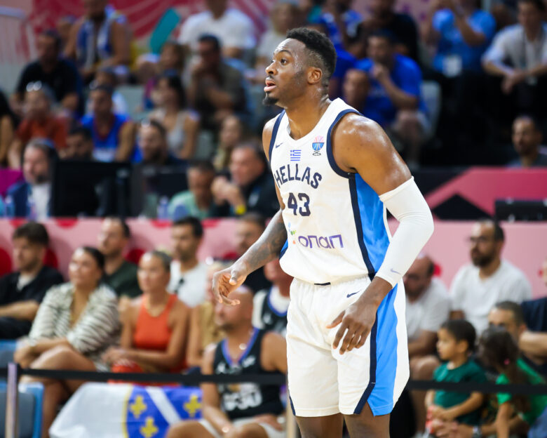 Ο Θανάσης Αντετοκούνμπο με την Εθνική Ελλάδας (ΑΝΑΣΤΑΣΙΑ ΚΑΡΕΚΛΑ