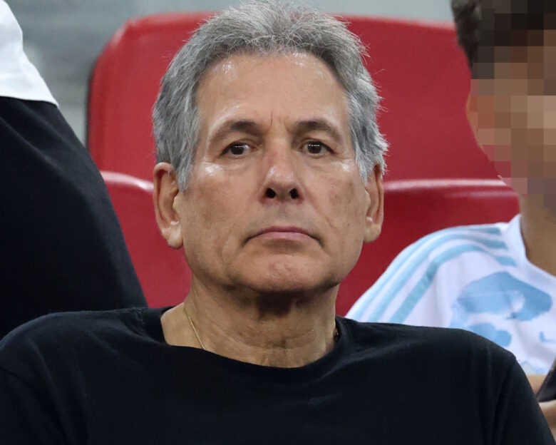 Θάνος Καληώρας: «Σήμερα δεν έχει καμιά σχέση το Εθνικό θέατρο με την αίγλη που είχε παλιά, είναι μπάτε σκύλοι αλέστε»