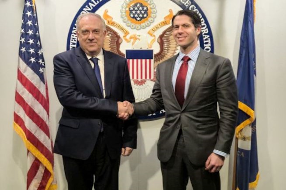 O υπουργός Τάκης Θεοδωρικάκος και ο CEO της Κρατικής Αναπτυξιακής Τράπεζας των ΗΠΑ