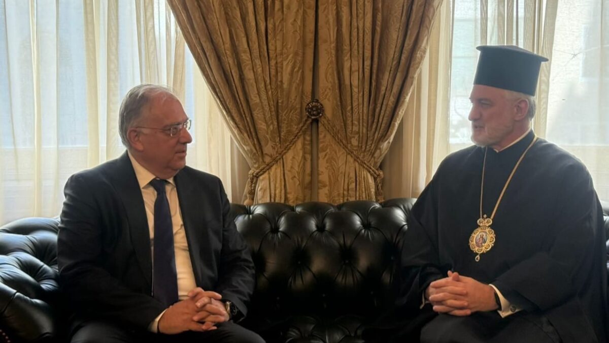 Συνάντηση Θεοδωρικάκου με Αρχιεπίσκοπο Αμερικής: Στο επίκεντρο η ενίσχυση των στρατηγικών σχέσεων Ελλάδας – ΗΠΑ