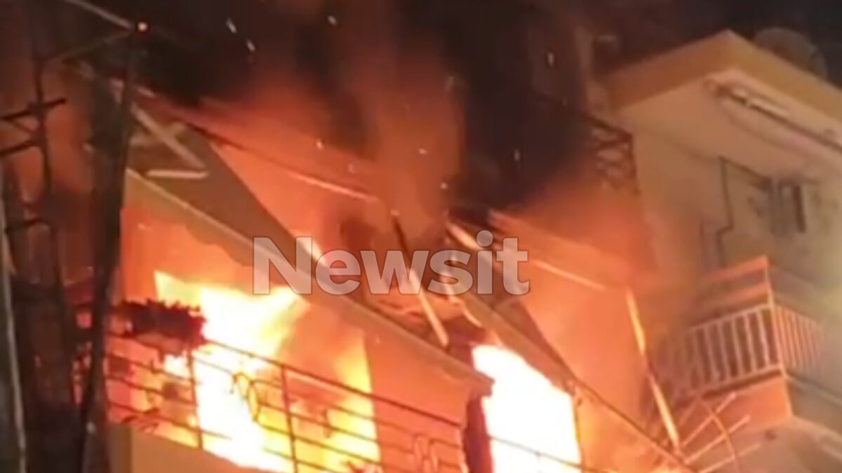 Φωτιά σε πολυκατοικία στη Θεσσαλονίκη