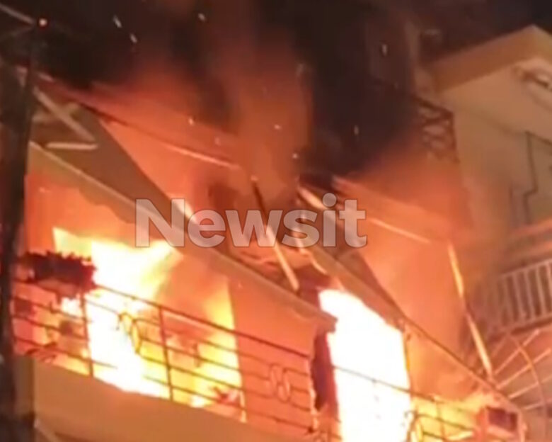 Φωτιά σε πολυκατοικία στη Θεσσαλονίκη