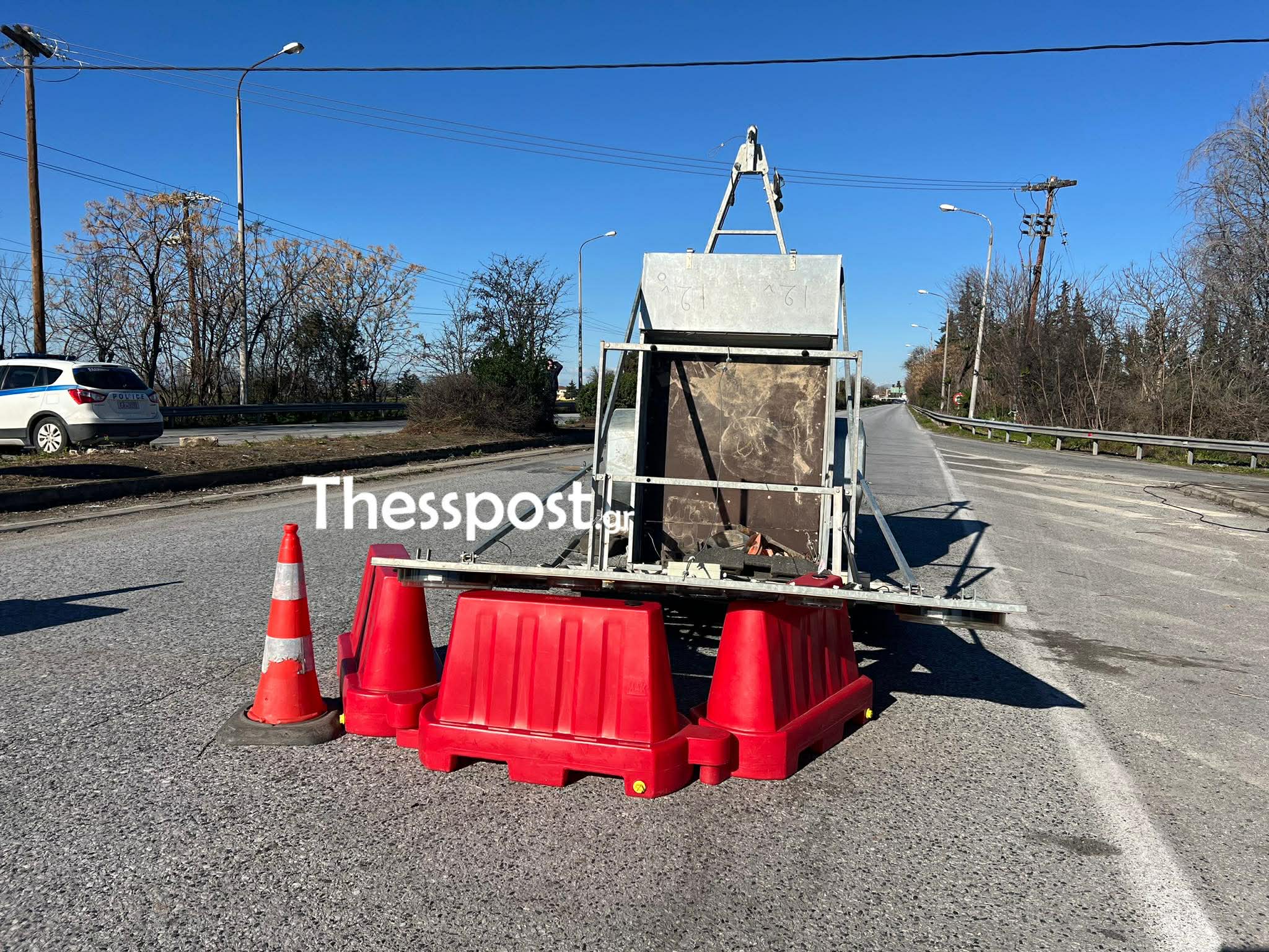 Θυελλώδεις άνεμοι σαρώνουν τη Θεσσαλονίκη